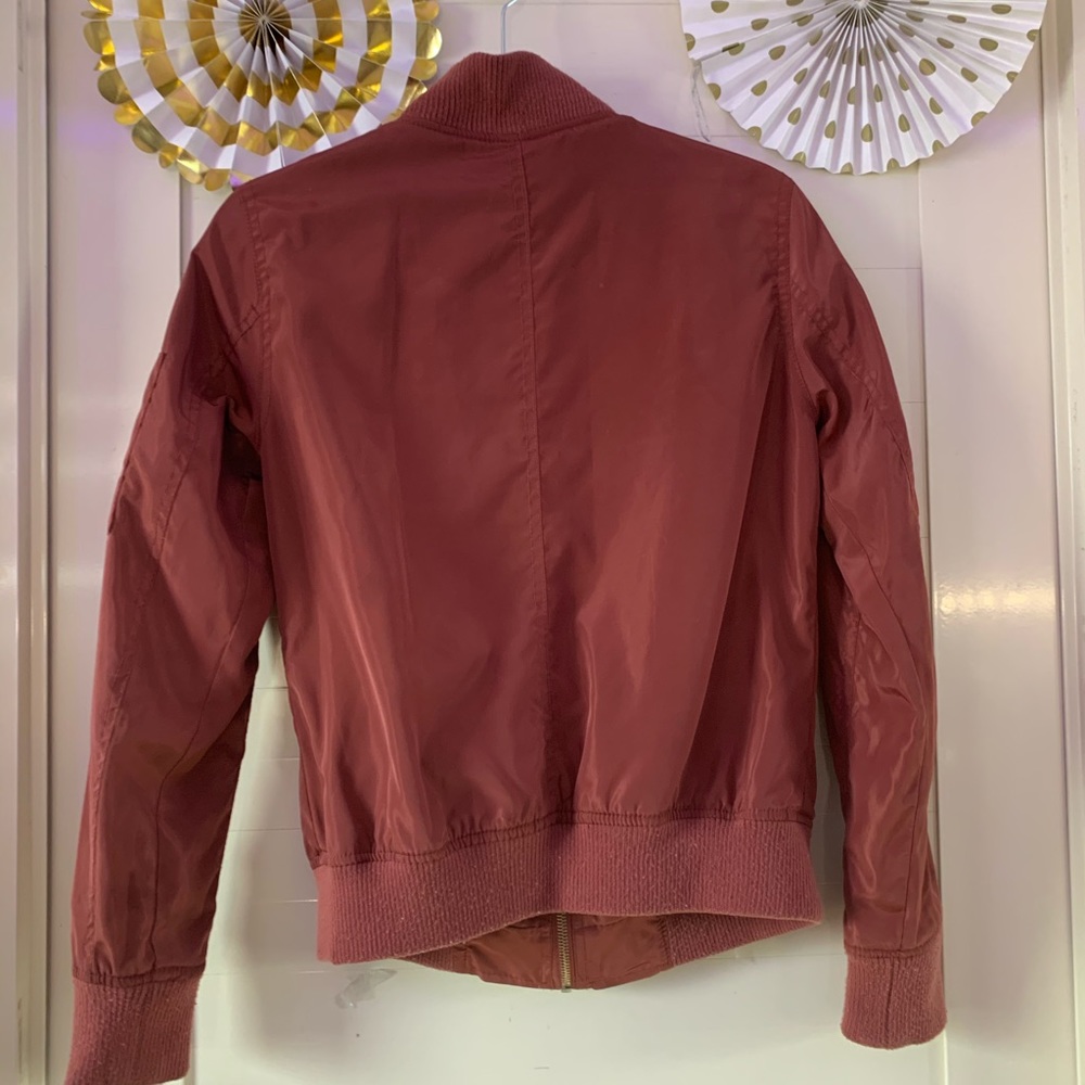Charlotte Ruse, Color Maroon. - Picture 3 of 3